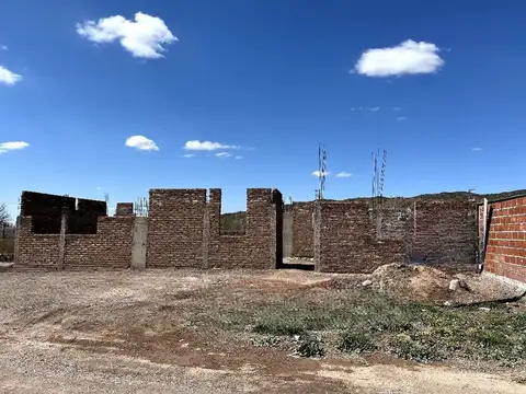 Venta Casa en Obra Gruesa – Calle Terrada