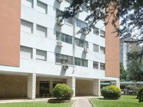 Edificio 62- 3departamento 4 ambientes con jardines , reja perimetral,  cochera