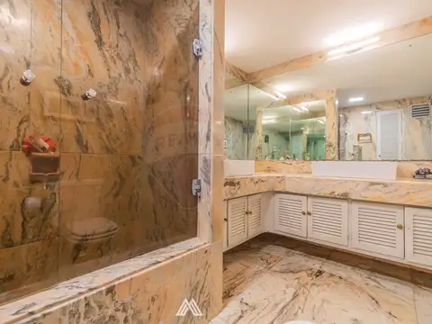 Departamento en Venta con 2 cocheras