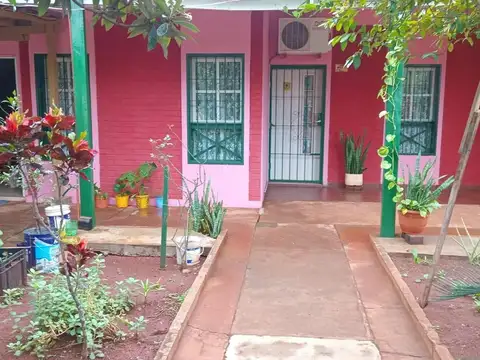 CASA EN LOTE PROPIO DE 3 AMBIENTES CON COCHERA Y GALERIA