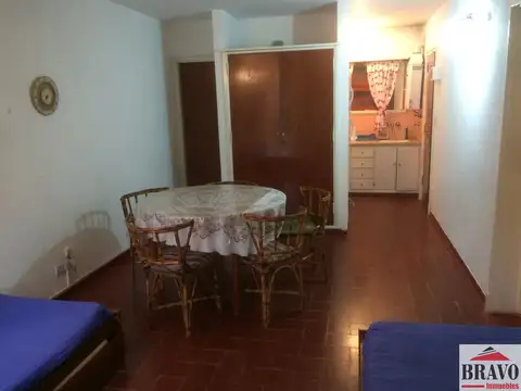 Casa 2 ambientes con 1 baño