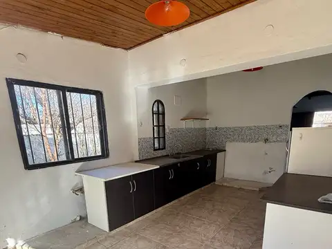 Casa 7 ambientes con 2 baños