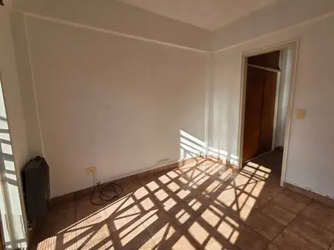 ALQUILER 2 AMB. CON BALCÓN Y MUCHA LUZ, VTE. LÓPEZ