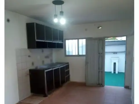 Pje Laprade 4154 interna n2. 2 DORMITORIOS.  Altura AV FRANCIA 4100