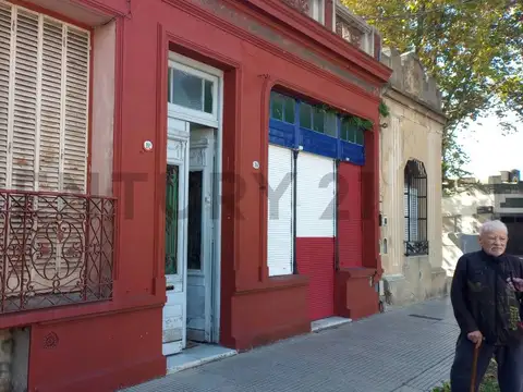 Oportunidad Flipping en Villa Luro – Casa en Lote Propio a Reciclar