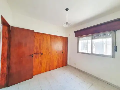 Depto Tipo Casa en Alquiler con 1 cocheras