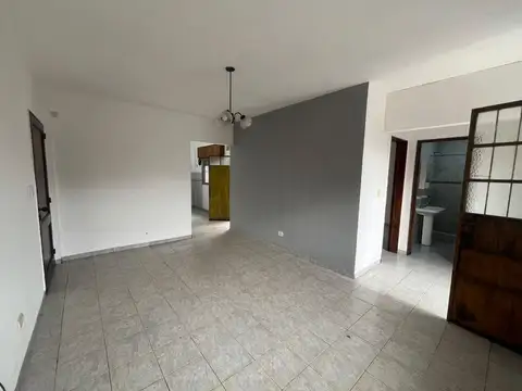 ALQUILER  CASA  3 AMB 110 M2 LANÚS OESTE PATIO COCHERA