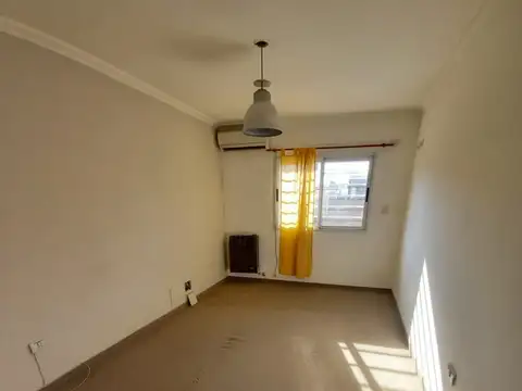 Casa en Alquiler con 1 cochera