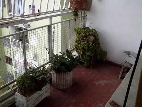 Departamento 5 ambientes con 2 baños