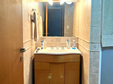 Casa dos plantas con patio