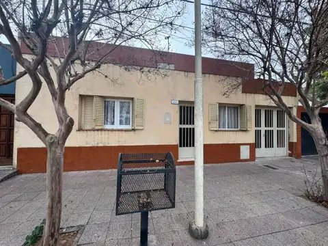CASA EN VENTA EN PERGAMINO