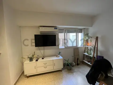 5 entre 38 y 39 300, Piso 0
