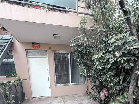 Depto Tipo Casa en Alquiler de 3 ambientes