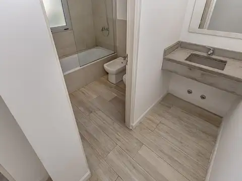 Casa 4 ambientes con 2 baños