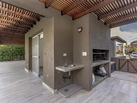 Venta | Casa con 3 dormitorios en lote interno | Barbarita, Troncos del Talar