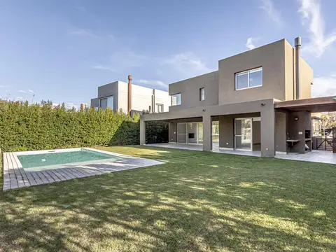 Venta | Casa con 3 dormitorios en lote interno | Barbarita, Troncos del Talar