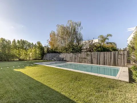 Venta | Casa con 3 dormitorios en lote interno | Barbarita, Troncos del Talar