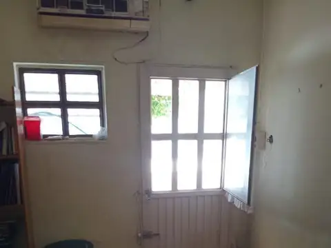 Depto Tipo Casa en Venta en Villa Luzuriaga, USD 49.000