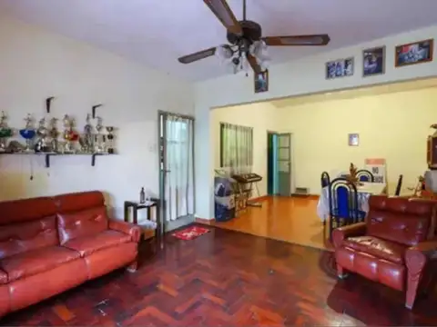 Casa 4 ambientes con 1 baño