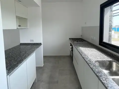 Duplex venta 2 dormitorios 1 baño con patio San Ignacio Village