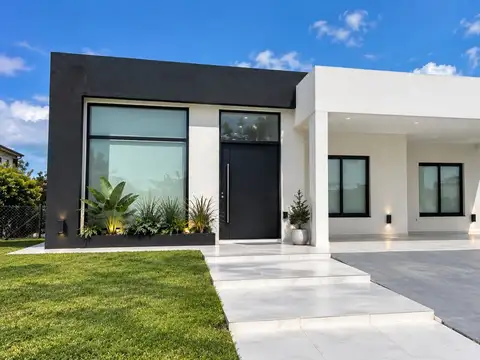 Casa en Venta en Lagos de Canning 