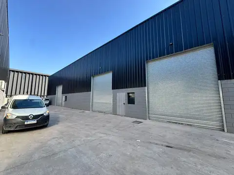 Galpón en Alquiler de 400m2 cub. sobre Camino del Buen Ayre, bajada Debenedetti, San Martín