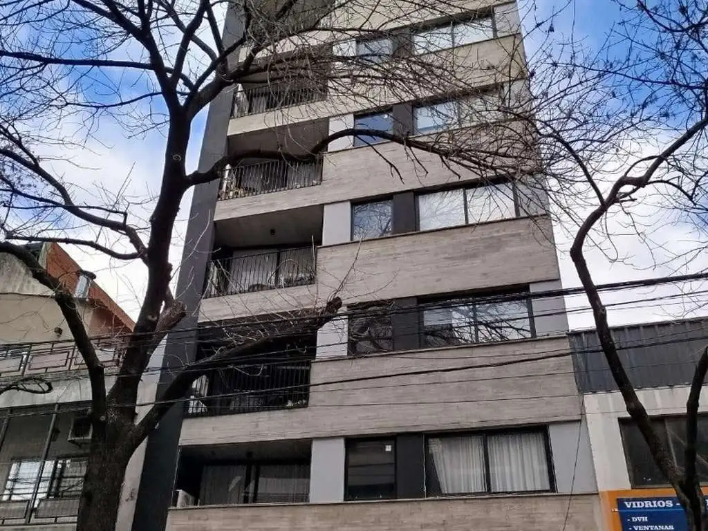 Sarmiento 4100, Piso 6