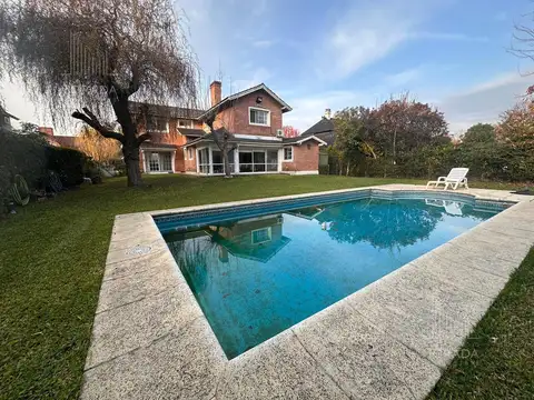 Casa en Venta de 4 domitorios en Pilar, Barrio Cerrado La Delfina