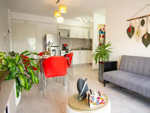 Venta departamento 2 ambientes con balcón y cochera en Morón Sur.