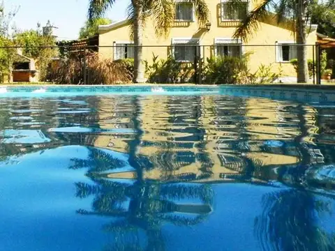 Complejo de Cabañas con arroyo 100