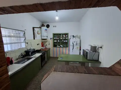 CASA EN VENTA - MULTIFAMILIAR. OPORTUNIDAD.