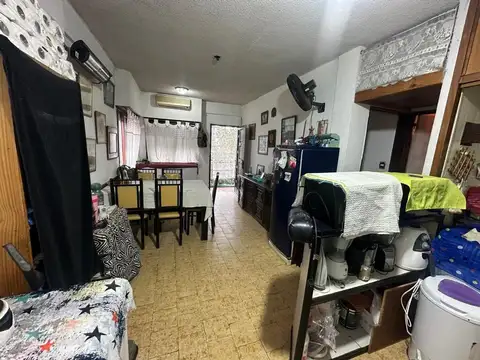Defensa 1100, Piso 1