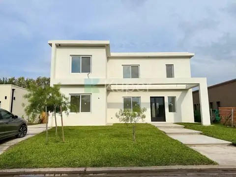 Casa 4 dormitorios con pileta, Barrio San Ramon, Pilar del Este .