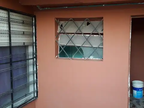 LInda Casa Ambientes amplios 3 dormitorios - Anticipo U$S 40.000.- y cuotas