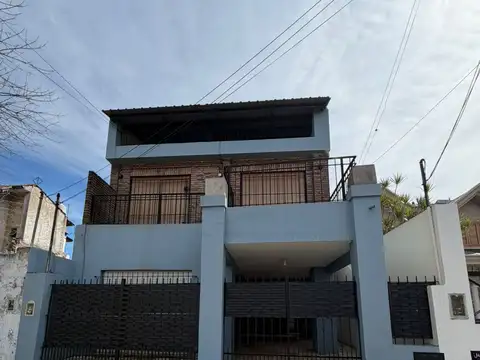Alquiler casa 4 ambientes, Villa Ballester.