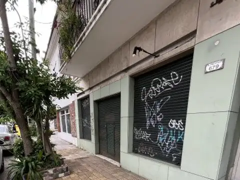 Local varios destinos con vivienda de 2 ambientes a reciclar. Apto crédito.
