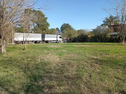 Calle Presidente Luis Sáenz Peña y Presidente Uriburu 100
