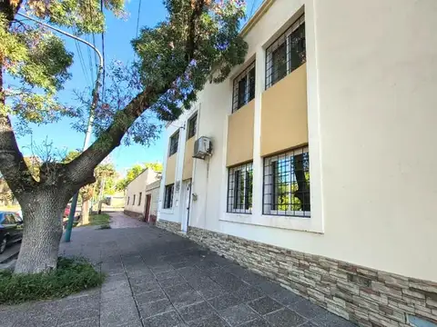 Departamento 3 dormitorios, 1 baño, Cochera y Terraza con churrasquera