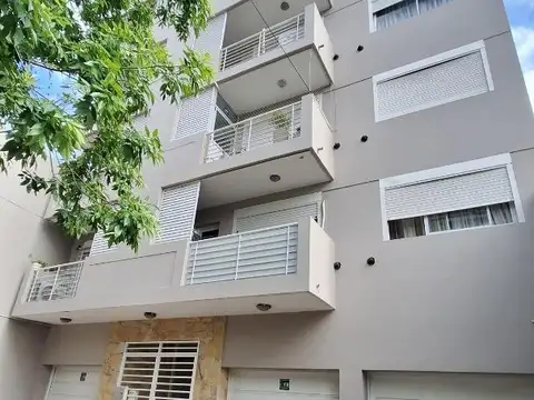 Departamento de 2 amb  en Castelar - op Uso Prof