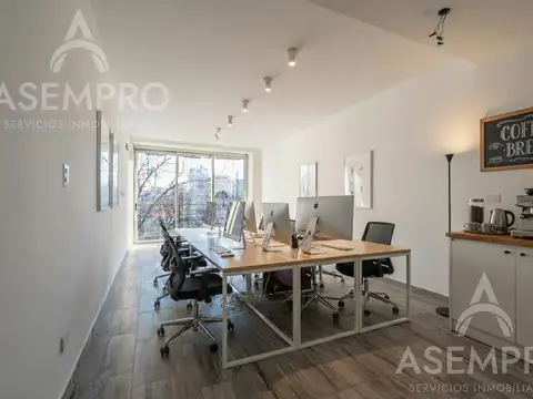 Oficina a Estrenar con balcón y baulera!!