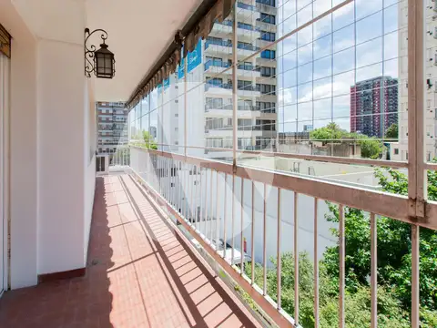 Departamento 4 amb c/dependencia/cochera/baulera-  Nuñez