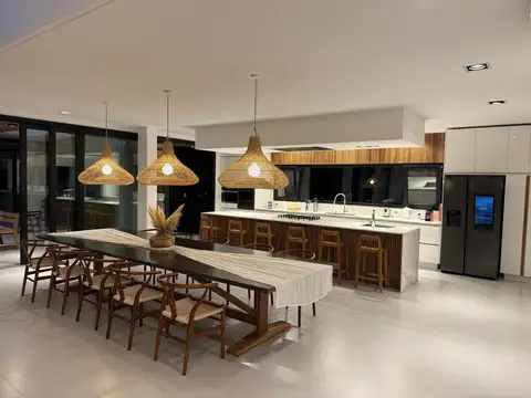 Casa en Venta de 5 dormitorios