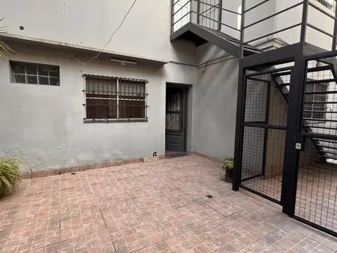 Depto Tipo Casa en Alquiler de 3 ambientes