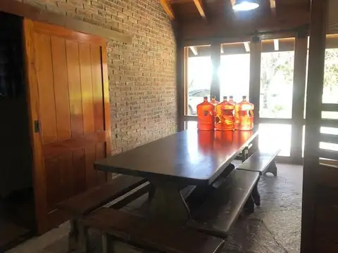 Casa 5 ambientes con 2 baños