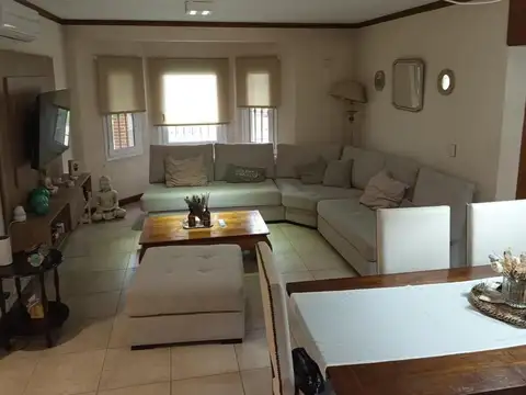 Casa en Venta en Castelar, USD 400.000