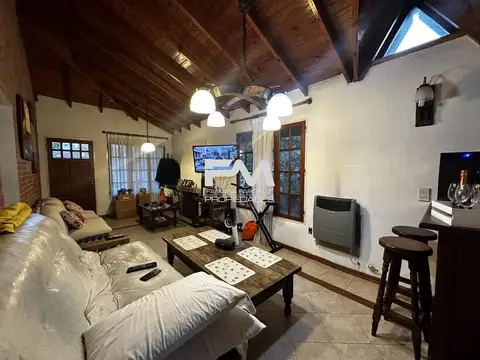 Casa 3 ambientes con 2 baños