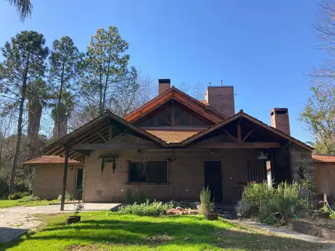 Venta CASA - Barrio El Cazador - 8 ambientes mas taller - 1900 mts de parque - FINANCIACIÓN PRIVADA