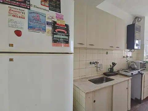 2 AMBIENTES AL FRENTE CON BALCON