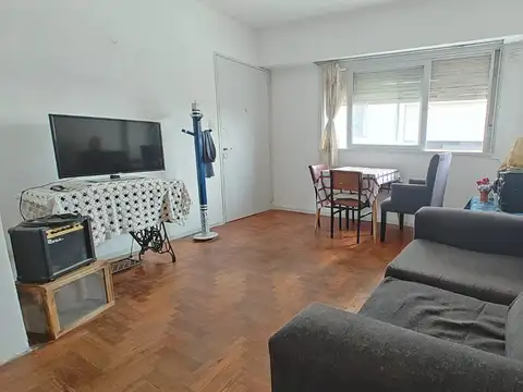 2 AMBIENTES AL FRENTE CON BALCON