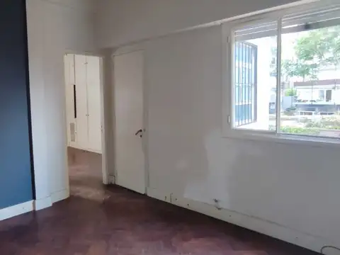 LEZICA 4400, Piso 1